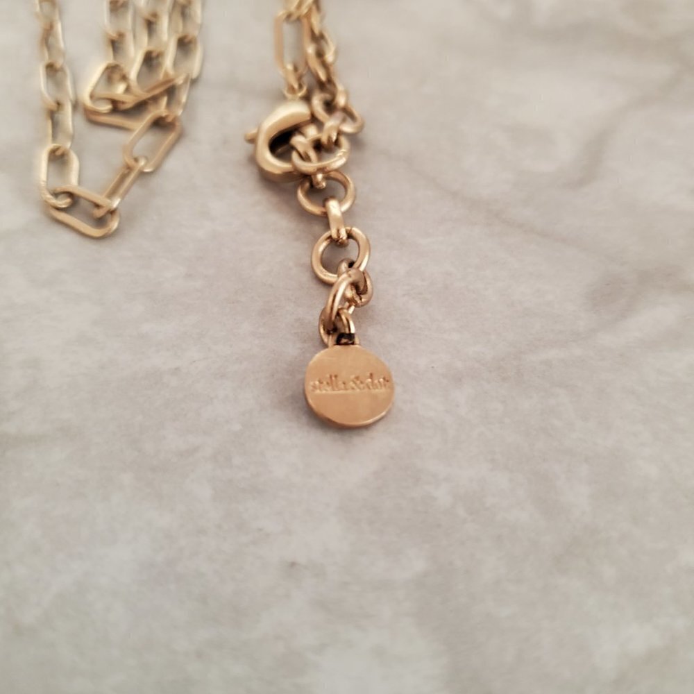 ✨ Stella and Dot Gold Silver Hammared Agate Distressed Pendant Necklace ✨ - Picture 6 of 10